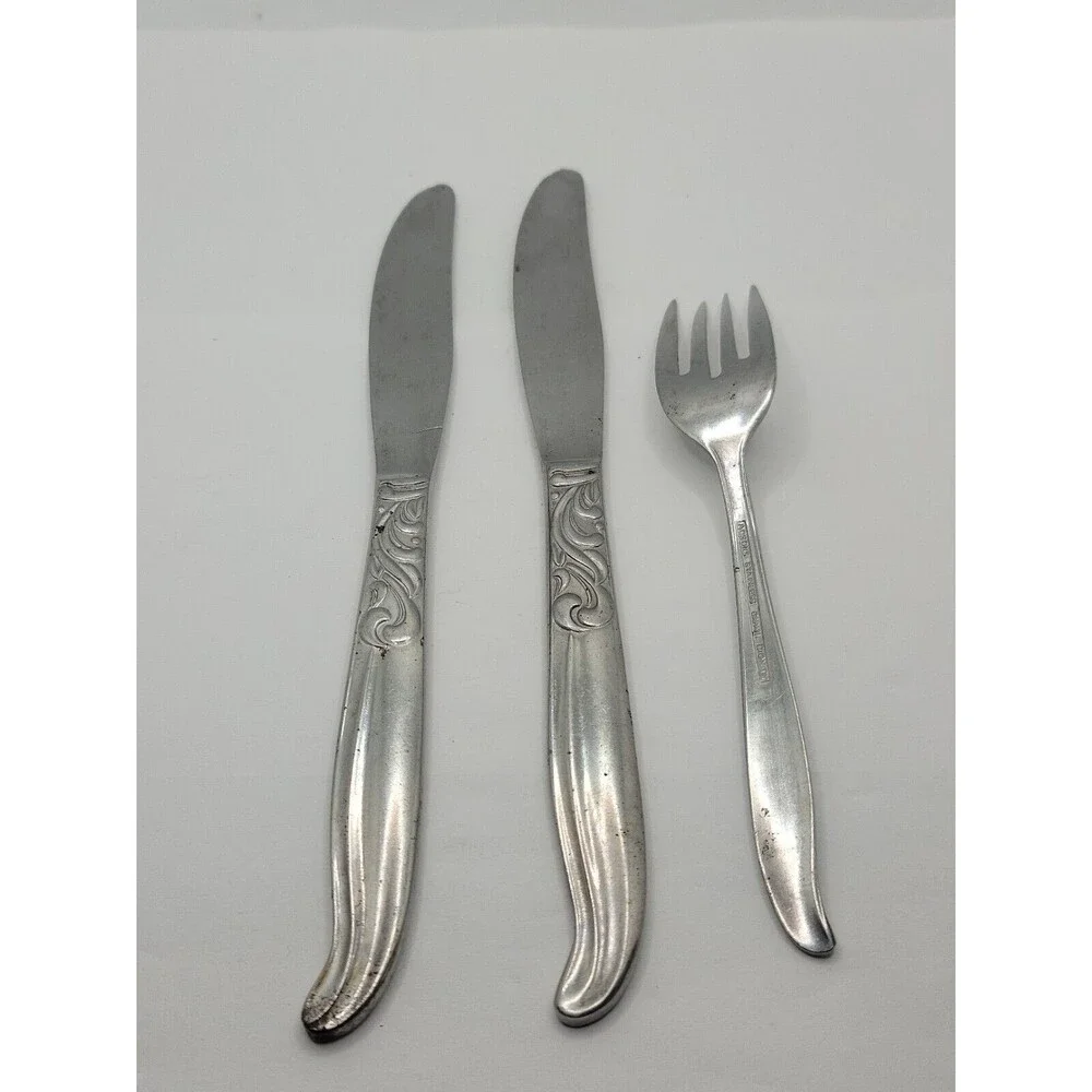 Acsons Vintage Stainless Steel Japan Dignity Butter Knives and 1 Dessert Fork
